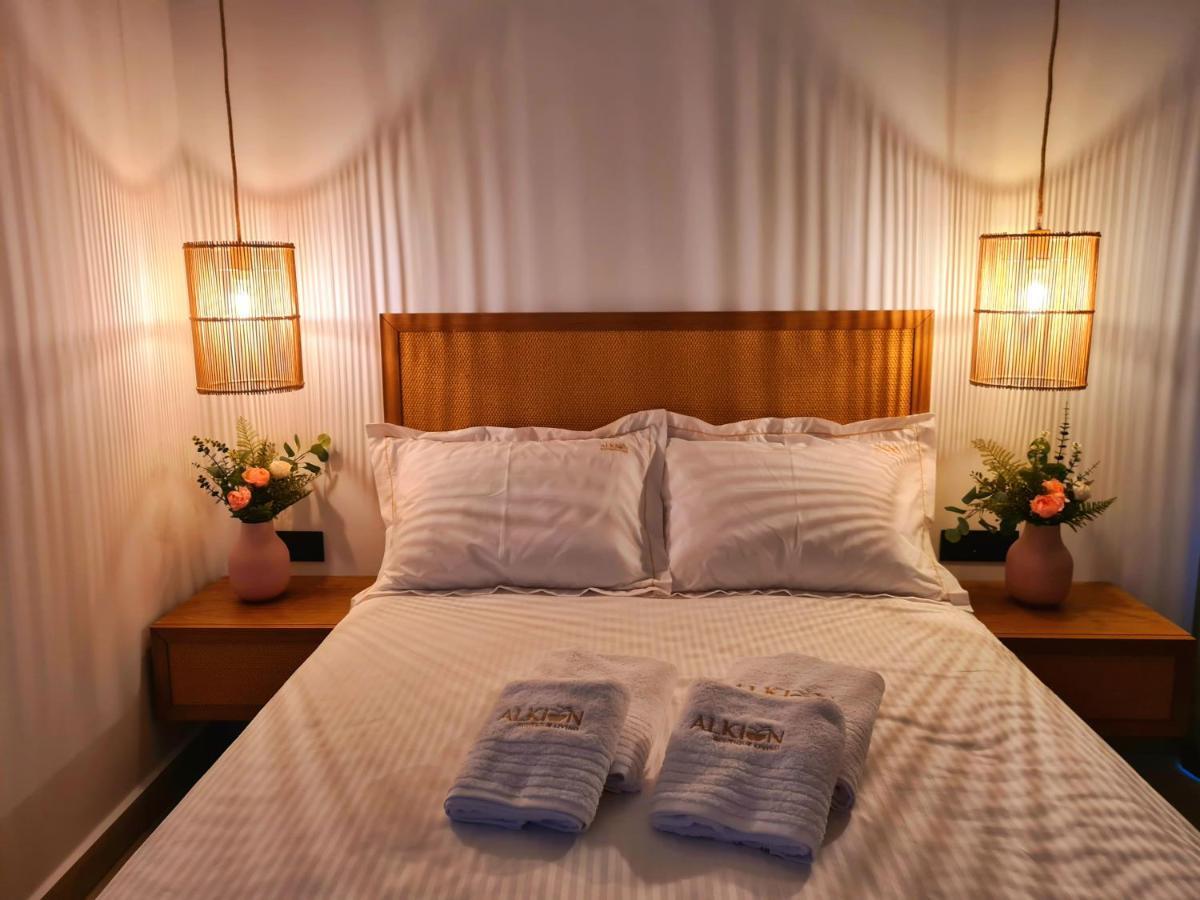 Alkion Boutique Living Aparthotel เนอาวรัสนา ภายนอก รูปภาพ