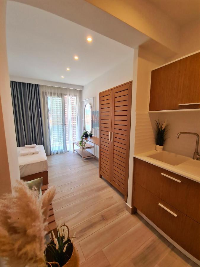 Alkion Boutique Living Aparthotel เนอาวรัสนา ภายนอก รูปภาพ