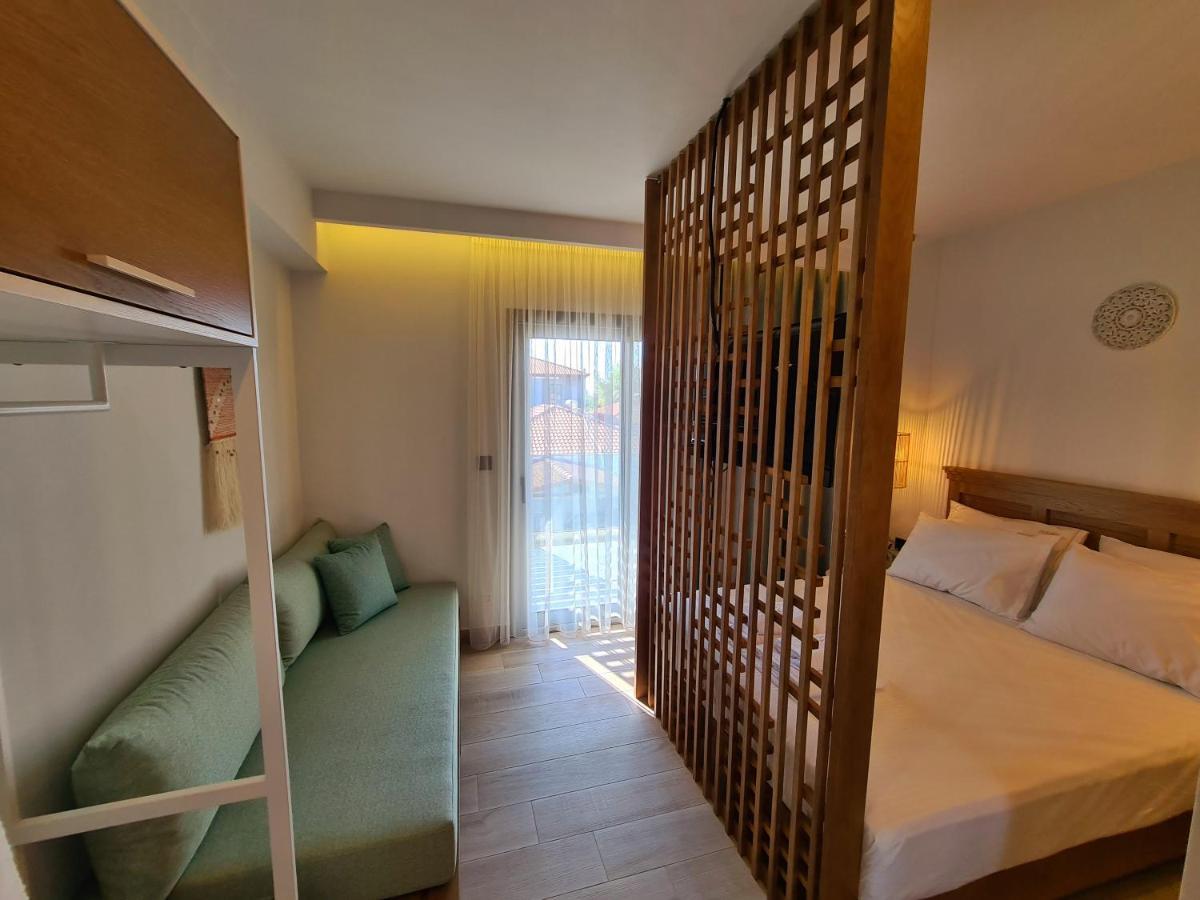 Alkion Boutique Living Aparthotel เนอาวรัสนา ภายนอก รูปภาพ